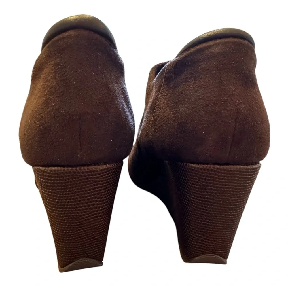 Donald Pliner Tanah Shootie in Dark Brown NWT